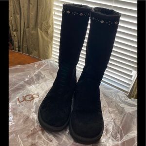 NWOT UGG Tall boots size 8